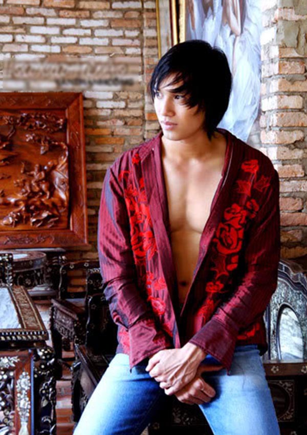 chan dung my nam tung vuot mat binh minh de tro thanh sieu mau viet nam dau tien
