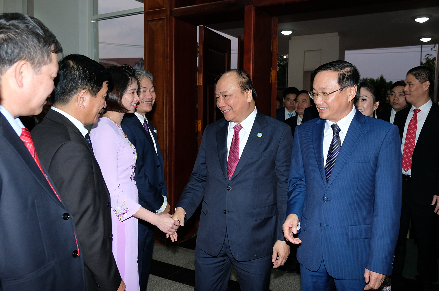 hai thu tuong chuc tet cong dong nguoi viet tai lao