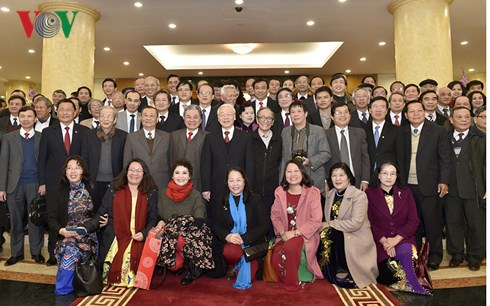 tong bi thu tri thuc van nghe sy la hien tai la nguyen khi quoc gia