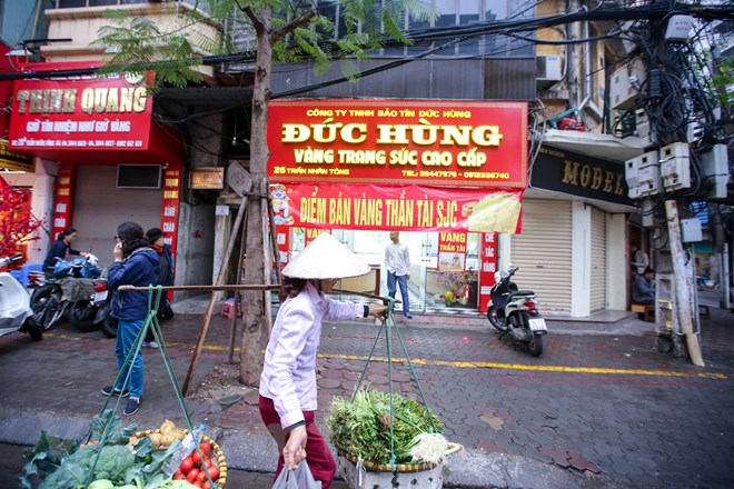 dan ha noi doi mua xep hang som mua vang ngay than tai