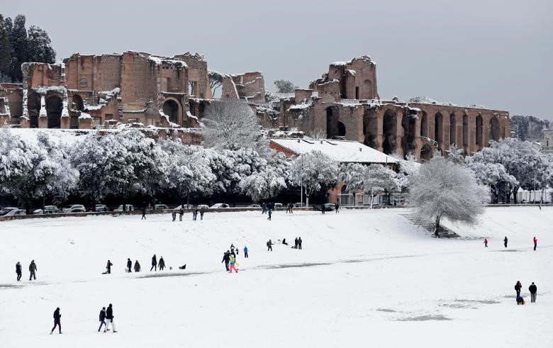 bao tuyet hiem hoi tran qua thu do rome italy
