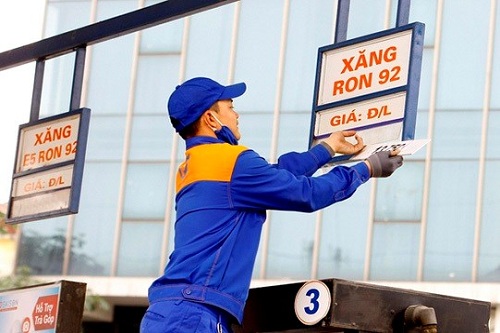 xang tang thue con nhieu tranh cai