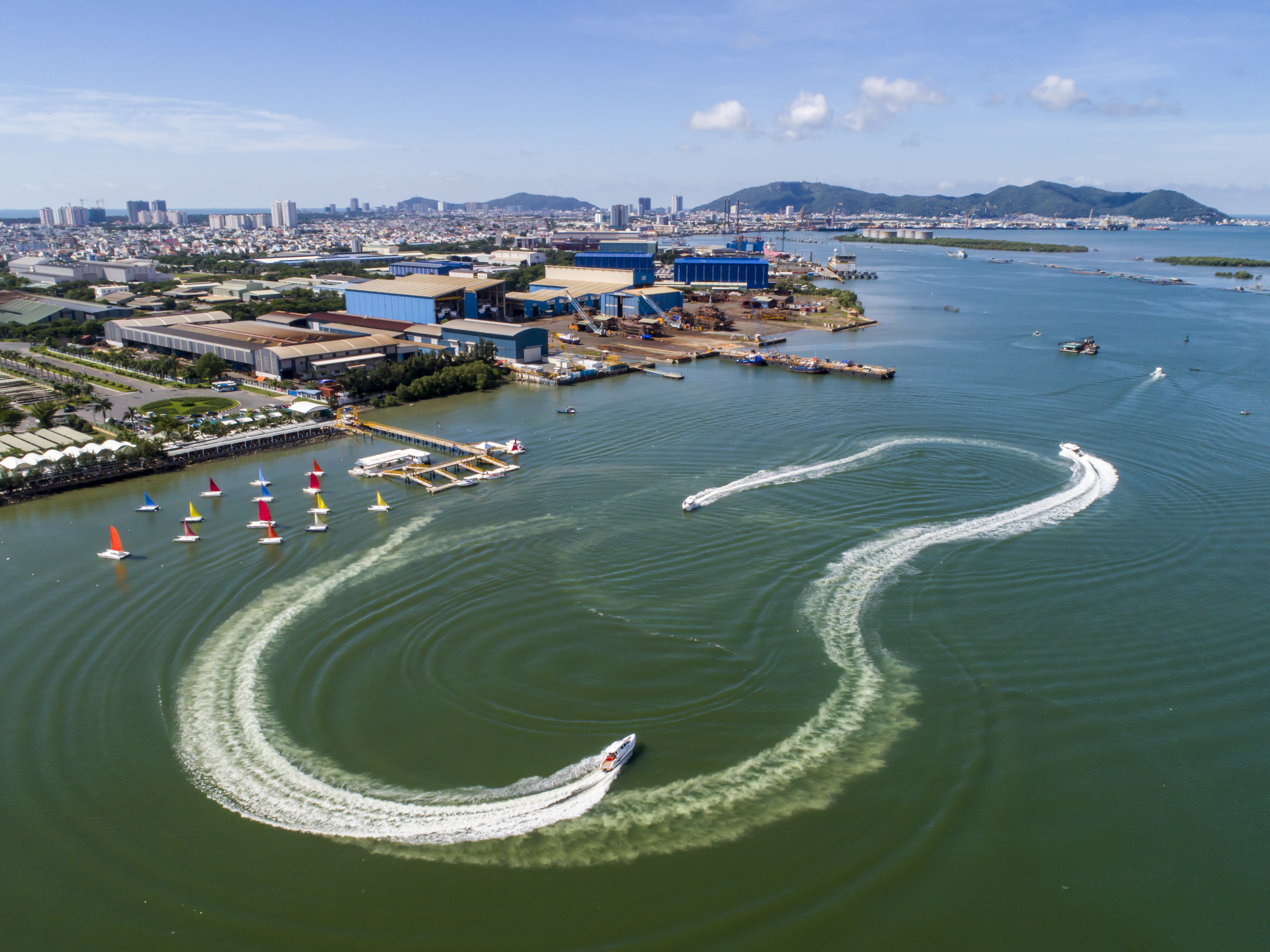 du lich thuyen buom diem nhan moi la o thanh pho bien vung tau