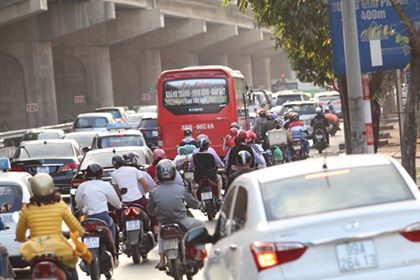 nguoi dan un un do ve thu do sau dot nghi tet