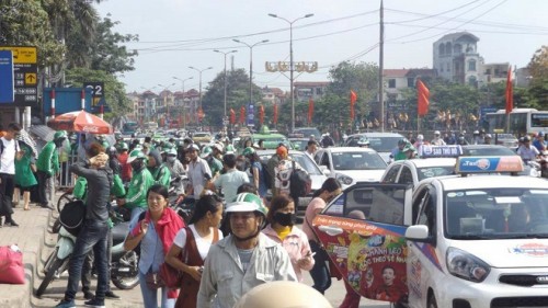 nguoi dan un un do ve thu do sau dot nghi tet