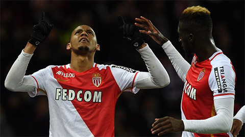 psg bat ngo guc nga ngay tren san nha truoc monaco