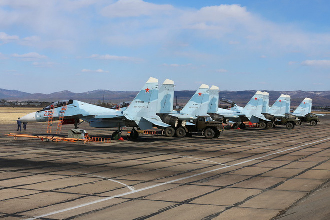 phi doi tiem kich da nang su 30sm moi tinh chuan bi dap xuong san bay noi bai