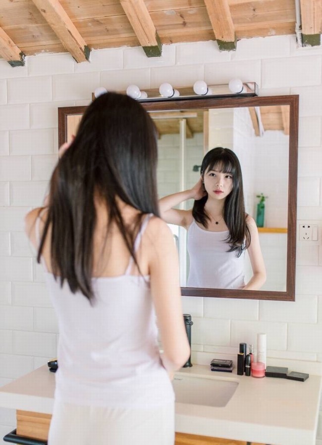 chi bang mot khoanh khac nu sinh bong noi tieng khap mang xa hoi