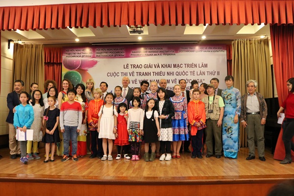 em ve viet nam em ve nuoc nga tinh nga viet qua doi mat tre tho