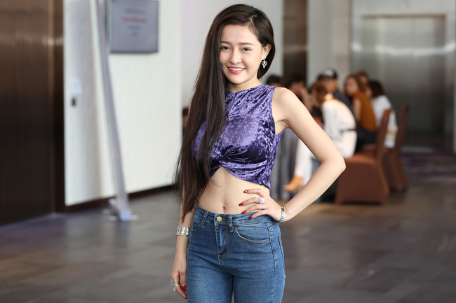 mac bikini phan cam thi the face ngan 98 nhan ro gach da cua cu dan mang