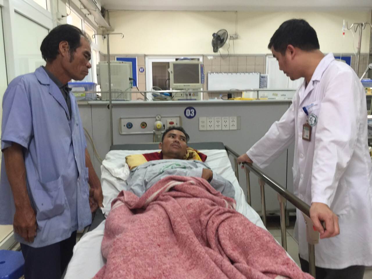 vinh phuc 7 thanh nien nhap vien nghi do ngo doc methanol