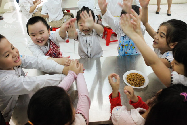 ngam cac be hao hung nan banh troi xinh xinh cho ngay tet han thuc