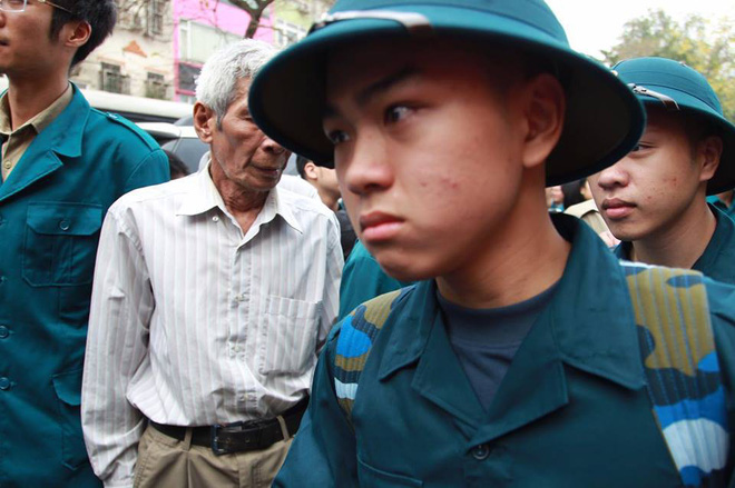 xuc dong khoanh khac tien tan binh len duong nhap ngu