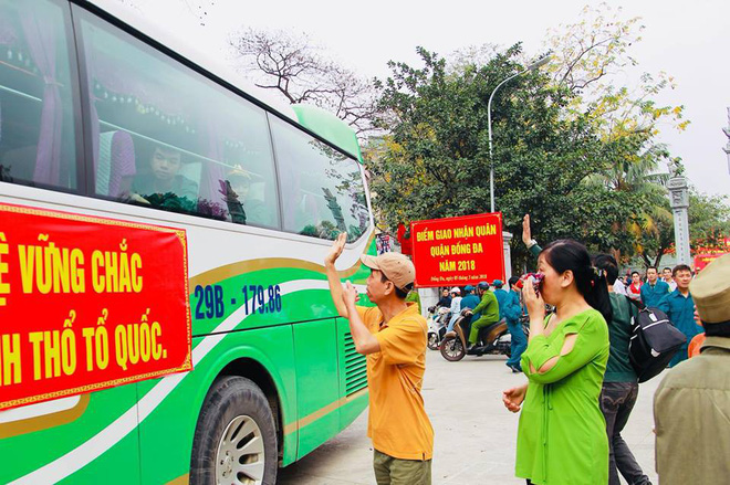 xuc dong khoanh khac tien tan binh len duong nhap ngu