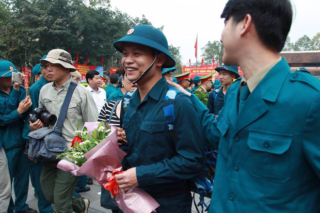 xuc dong khoanh khac tien tan binh len duong nhap ngu