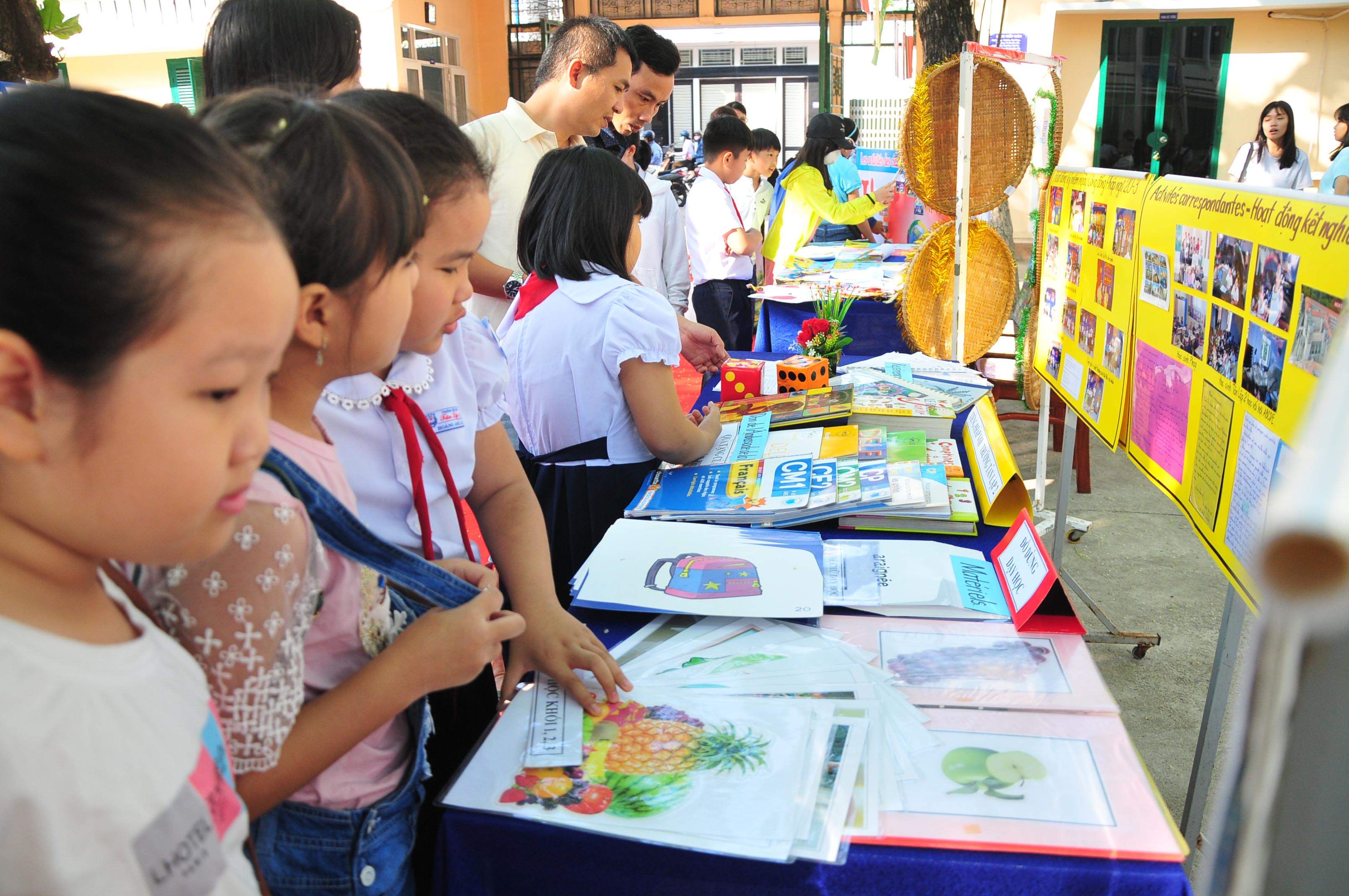 khanh hoa giao luu ky niem khanh hoa ngay thiet lap quan he ngoai giao viet nam phap