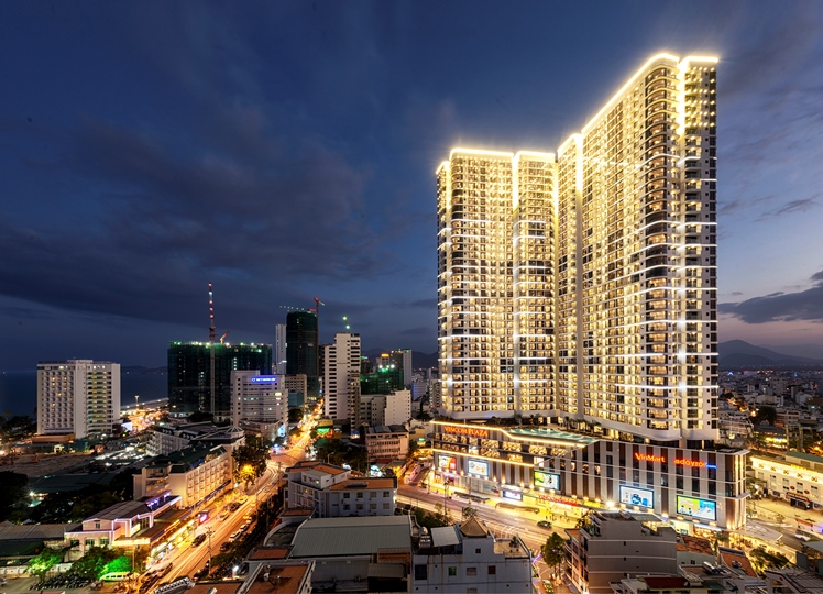 vinpearl khai truong kha ch sa n no i do da u tien ta i nha trang