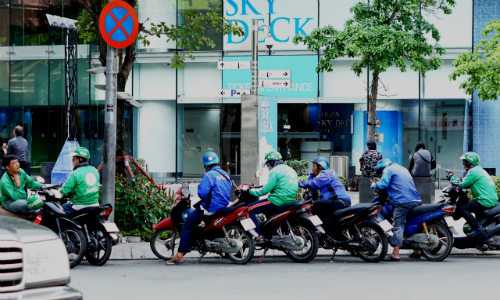 uber dong nam a ban minh cho grab hang tram tai xe lao dao