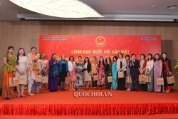 chu tich quoc hoi gap go cong dong nguoi viet nam tai phap