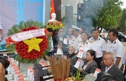 ky dieu suc song truong sa giua bien troi to quoc