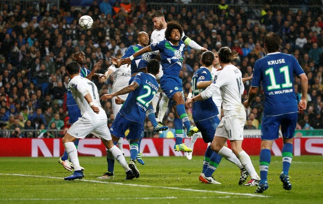 ronaldo toa sang lap hat trick dua real madrid vao ban ket