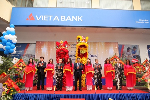 khai truong diem giao dich thu 89 cua vietabank