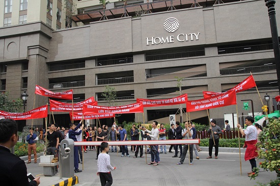 chu dau tu van phu tra loi chua thoa dang cu dan home city tiep tuc nong voi loi di cua toa nha