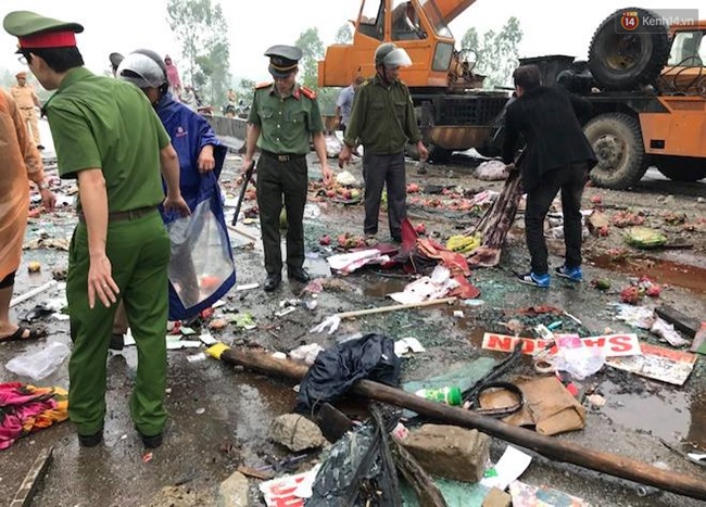 hien truong vu xe giuong nam ui bay dai phan cach o ha tinh