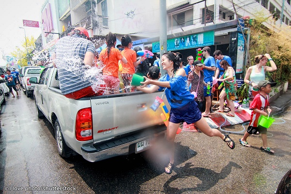 le hoi songkran 2017 nhung diem den khong the bo qua khi den thai lan