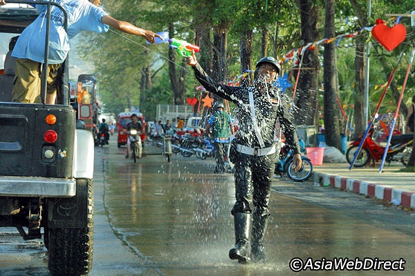 le hoi songkran 2017 nhung diem den khong the bo qua khi den thai lan