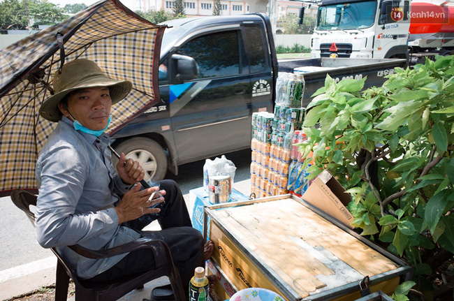 chum anh nguoi dan lao dong o sai gon vat lon duoi nang nong oi buc de muu sinh