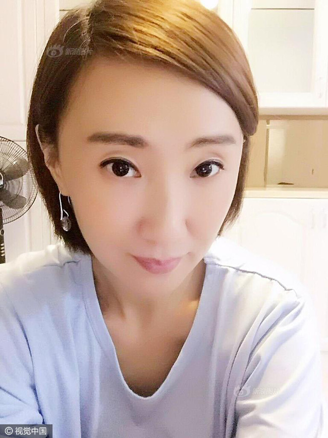 len mang ken chong nu giam doc tre dep khong quen yeu cau doi phuong dua tien dat coc truoc khi ket giao