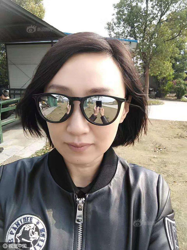 len mang ken chong nu giam doc tre dep khong quen yeu cau doi phuong dua tien dat coc truoc khi ket giao