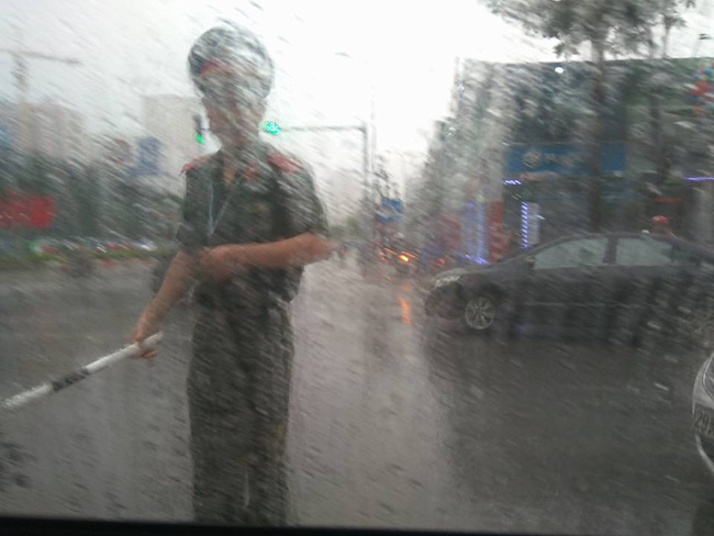 csgt ha noi doi mua gio phan luong giao thong