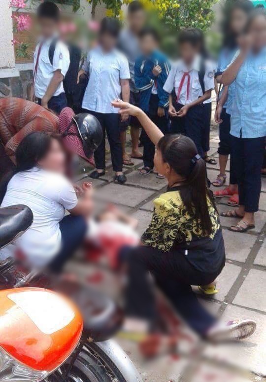 bi danh hoi dong nu sinh lop 6 o sai gon rut hung khi dam loan xa khien nhieu hoc sinh bi thuong