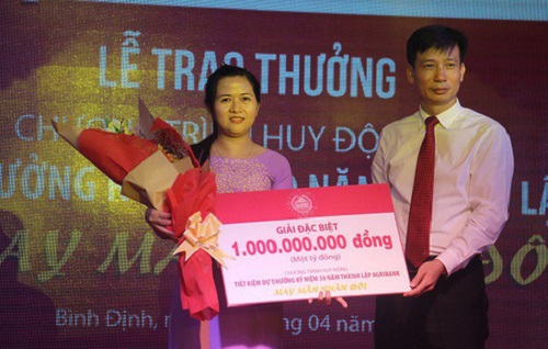 du thuong ky niem 30 nam thanh lap agribank may man nhan doi khach hang nhan giai dac biet 1 ty dong