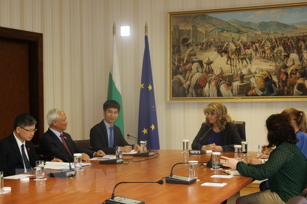 bulgaria muon la cau noi du lich giua viet nam va chau au