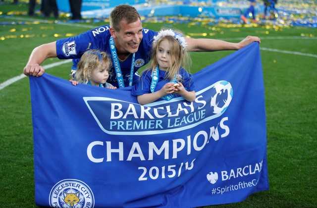 leicester tung bung nhan cup vo dich