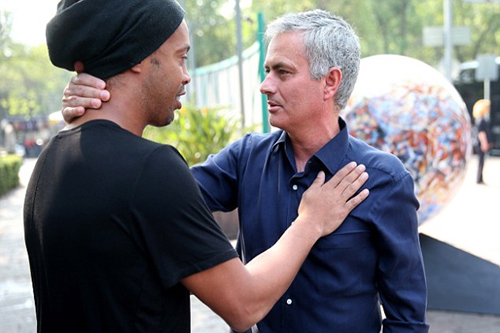 mourinho sap lam hlv cho ronaldinho