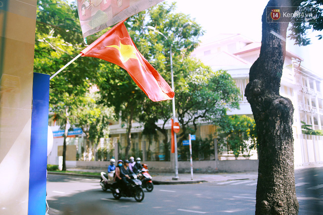 co nhung ngay nhu the sai gon khong coi xe khoi bui va khong un tac luc 5 gio chieu