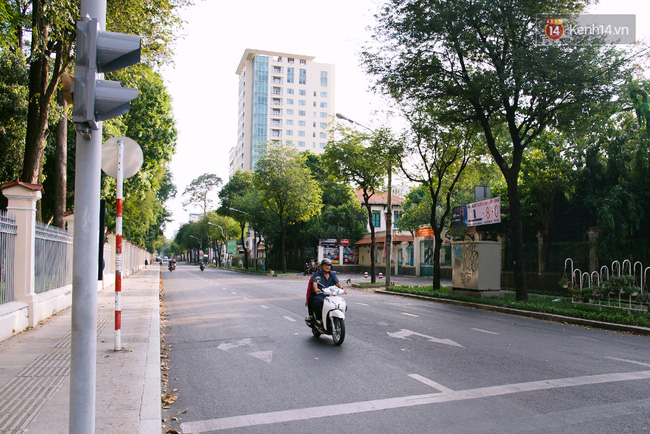 co nhung ngay nhu the sai gon khong coi xe khoi bui va khong un tac luc 5 gio chieu