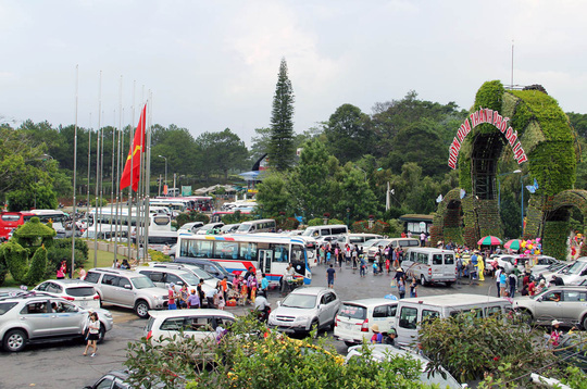 du lich bung no gia dich vu cao ngat nguong dip nghi le 304