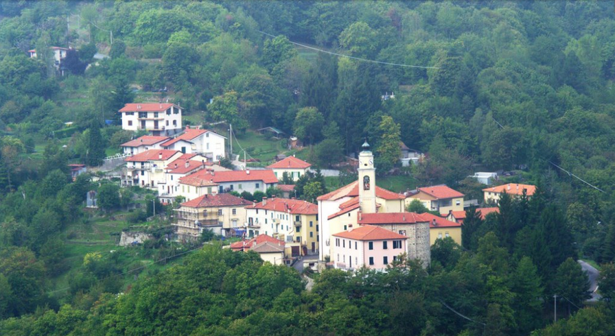 den ngoi lang nho o italia sinh song ban se duoc tang 50 trieu dong tien mat