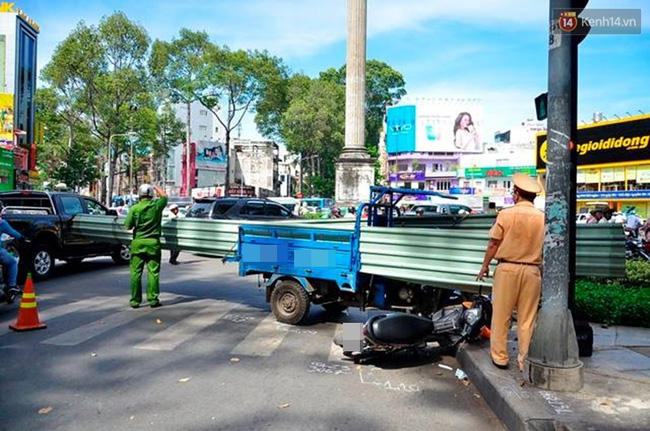 xe ba gac cho ton cua vao nguoi di duong 2 nan nhan nhap vien cap cuu
