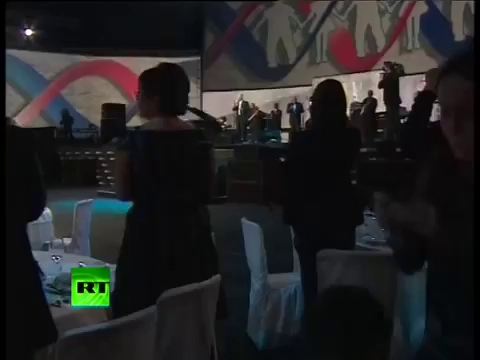 tong thong nga putin tro tai danh dan bang piano cua chu tich tap can binh