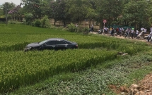 nguoc dong thi truong khach mua camry 2019 mat them 100 trieu phu kien