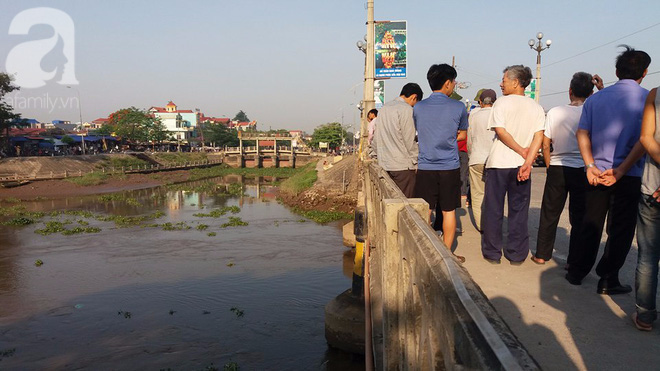 ninh binh tim thay thi the nan nhan bi o to khach dam vang xuong song sau mot ngay mat tich