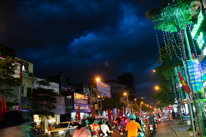 bau troi xam xit kem gio manh ha noi don mua dong lon sau nhung ngay nang nong