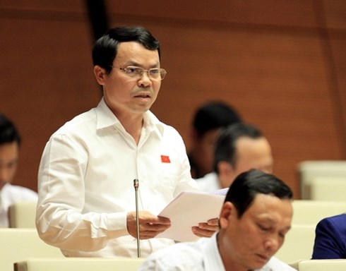 dai bieu quoc hoi tranh luan ve phien toa xu bac sy hoang cong luong