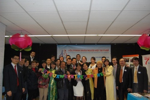 giao luu tri thuc viet kieu phap bi tai brussels